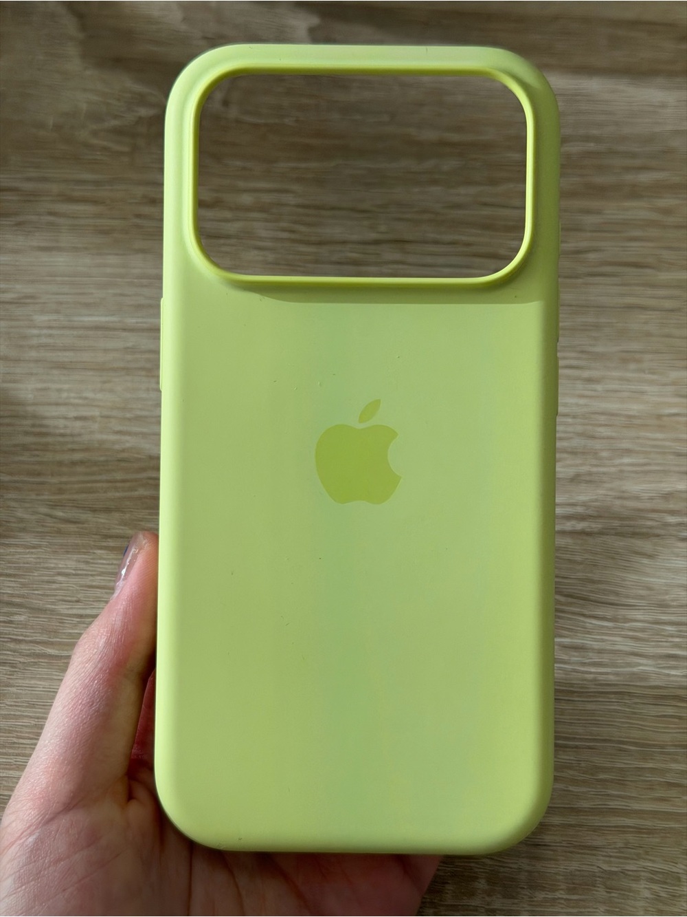 Apple Silicone Case Neon Yellow for iPhone 17 Pro
